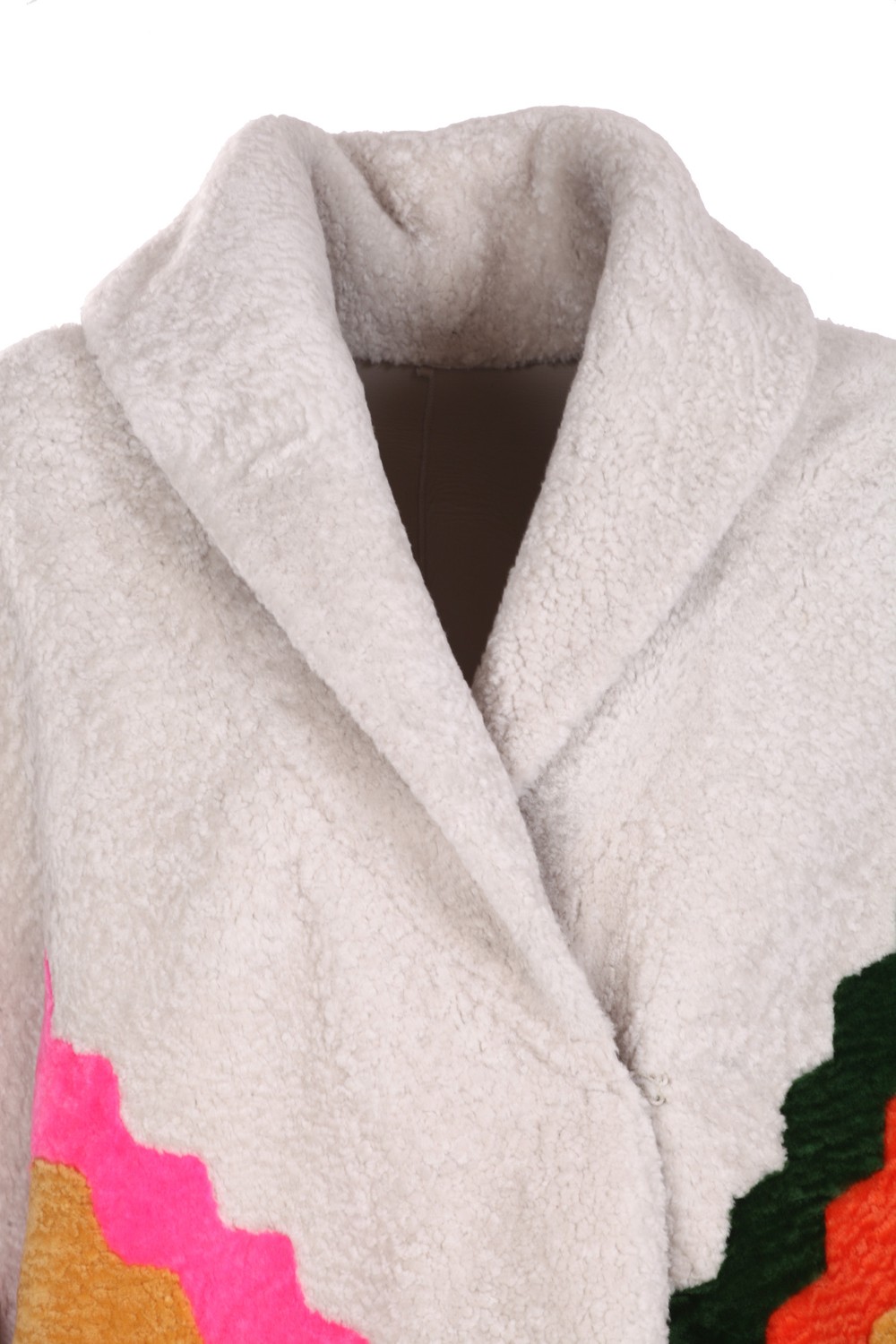 shop BENEDETTA NOVI Sales Giacchetto: Benedetta Novi cappotto intarsiato.
Reversibile.
Collo sciallato.
Composizione: 100% pelle di ovino.
Made in Turkey.. DELI SHORT INTARSIO-IVORY number 9771483